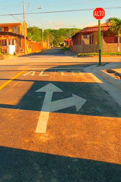 rodeado de naturaleza y con acceso rápido a supermercados