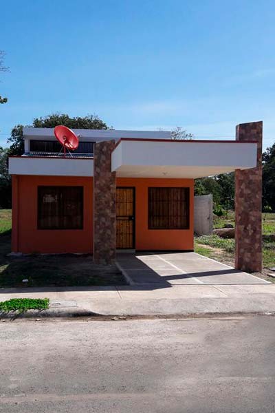 Situado en El Roble de Puntarenas